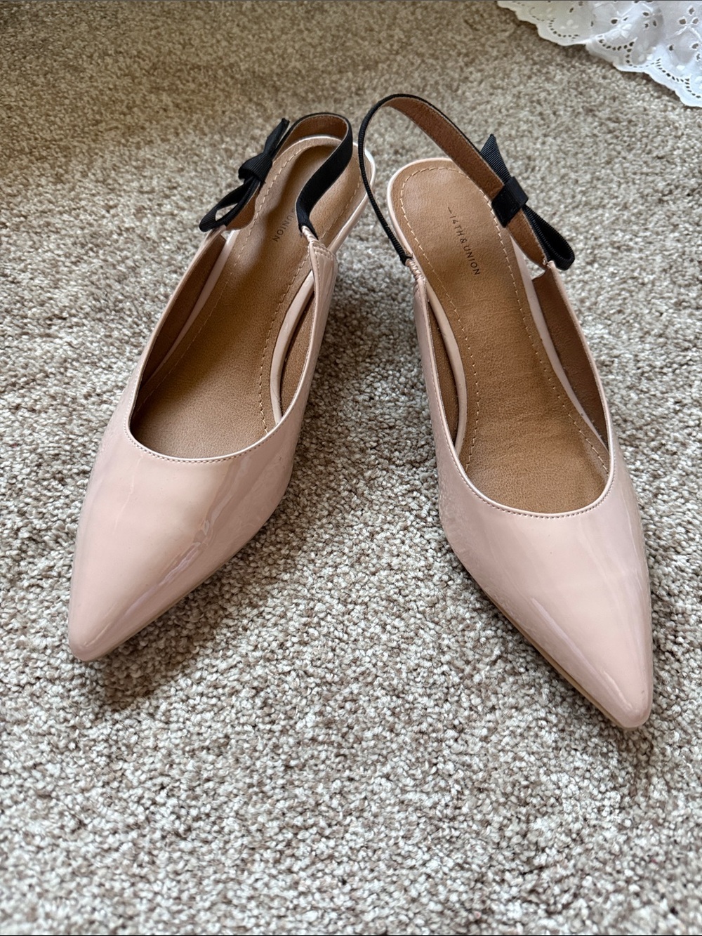 14th & Union Blush Pink Pointed Slingback pumps with Black Bow